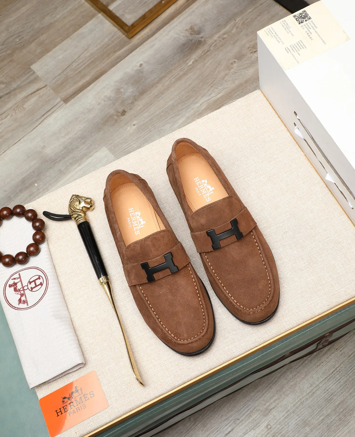 Men's shoes 💰620 Original quality Brand: Hermès Standard code: Men's code: 39.40.41.42.43.44 (38.45. Customized) Grade: Same style as the official website Original quality Material: Original cowhide Original breathable cowhide lining Original outsole Style category: Men's fashionable casual leather shoes Color: Actual picture